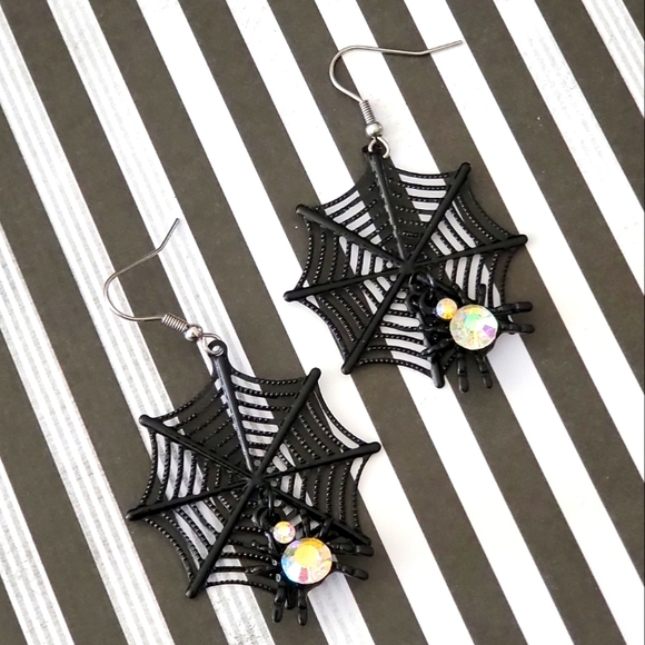 Jewelry - Spider Web Earrings